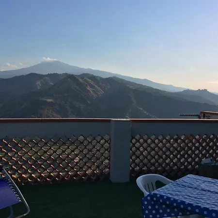 La Casa Della Nonna * Motta Camastra