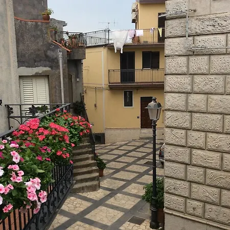 La Casa Della Nonna * Motta Camastra