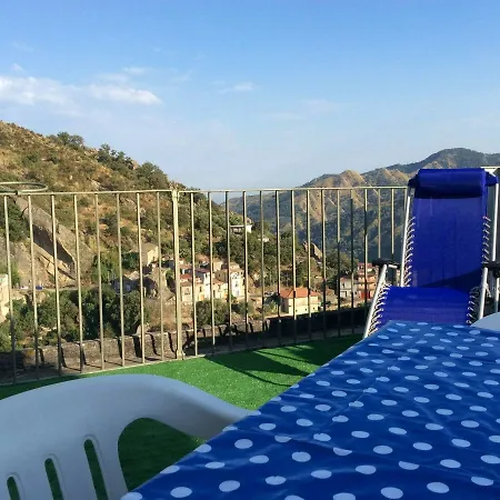 La Casa Della Nonna Мотта-Камастра
